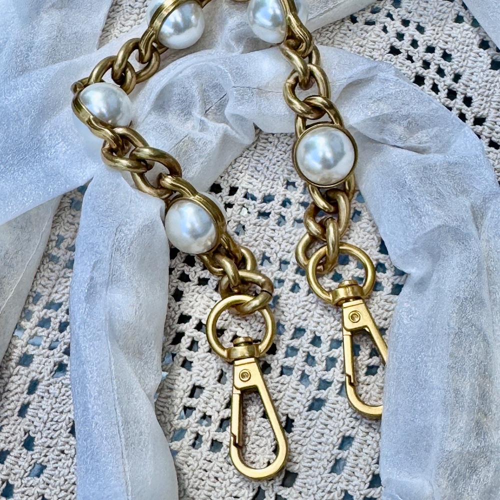 NWoT Elegant 3 pieces Gold and White Pearl Bag strap & extender wristlet